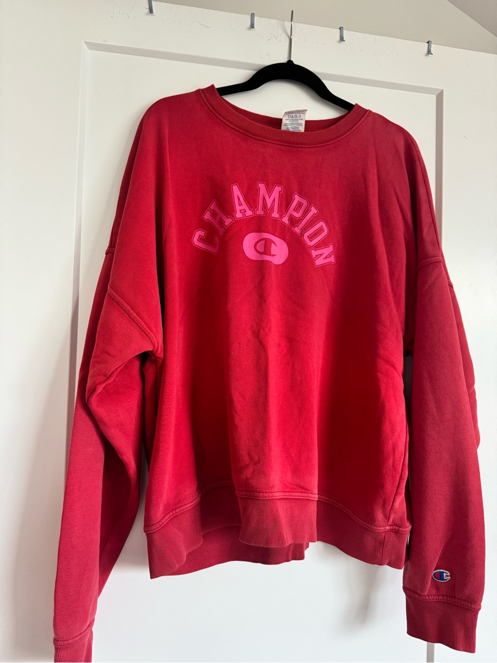 Vintage Champion Women's Pink and Red Crewneck Sweatshirt